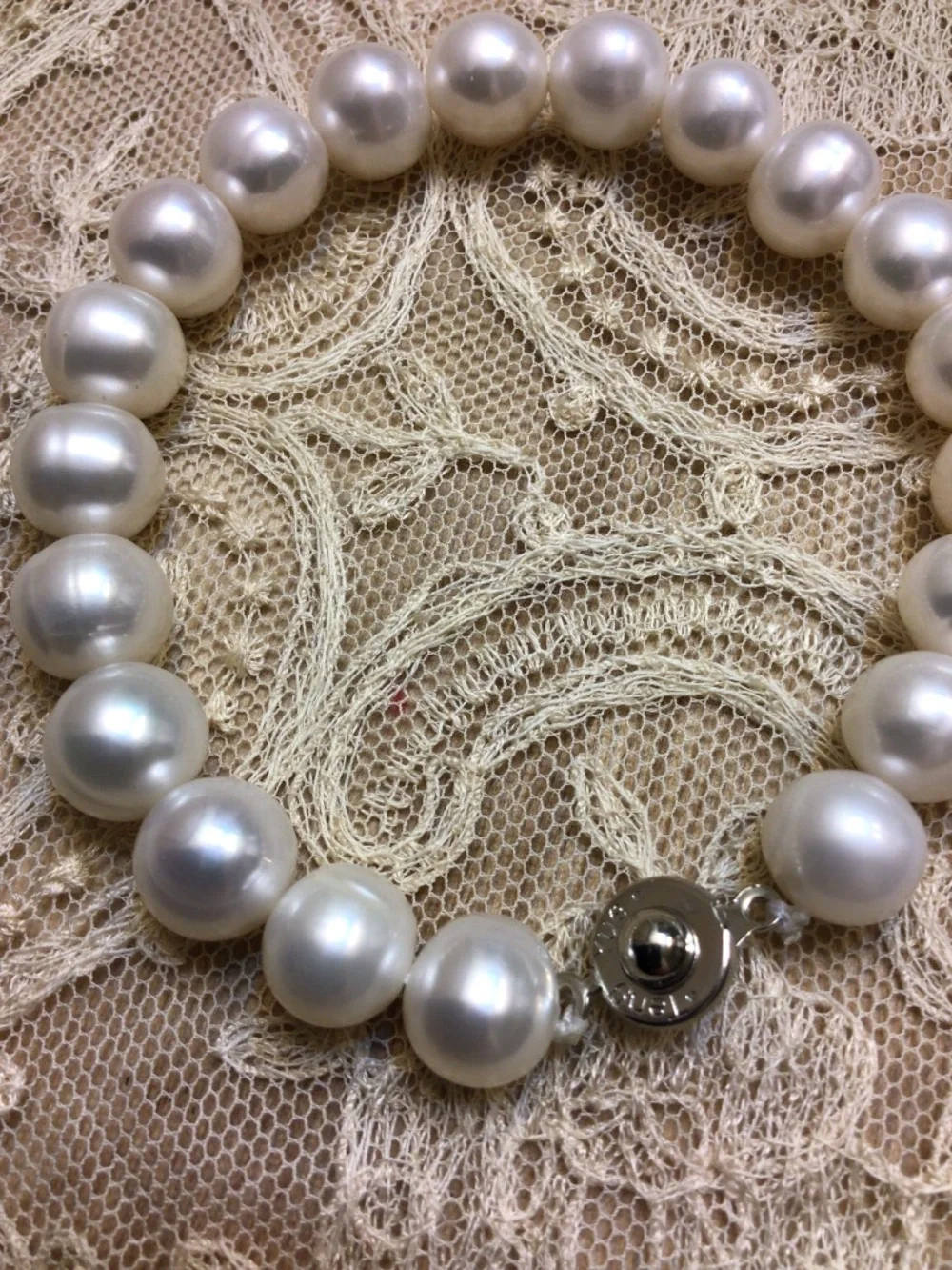 Classic Freshwater White Pearl Bracelet Silver-tone Clasp